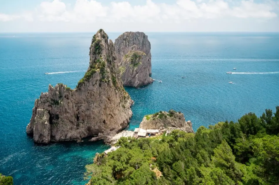 Tyrrhenische Meeresküste von Capri Italien