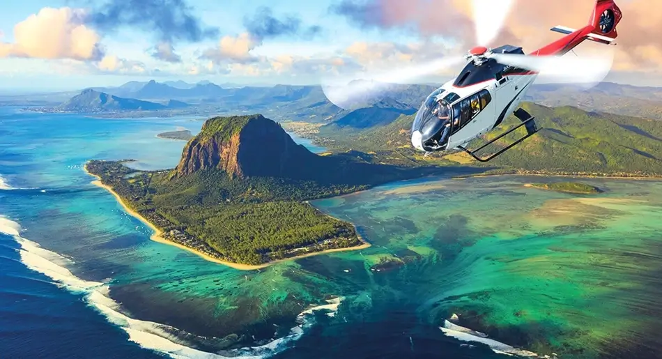 Hubschrauberrundflug am Unterwasserwasserfall