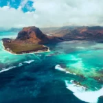 Unterwasser Wasserfall bei Mauritius